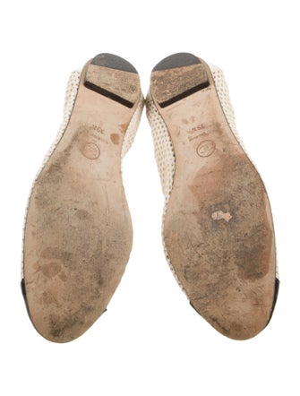 Chanel Interlocking CC Logo Leather Ballet Flats