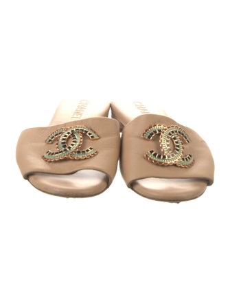 Chanel 2019 Interlocking CC Logo Slides