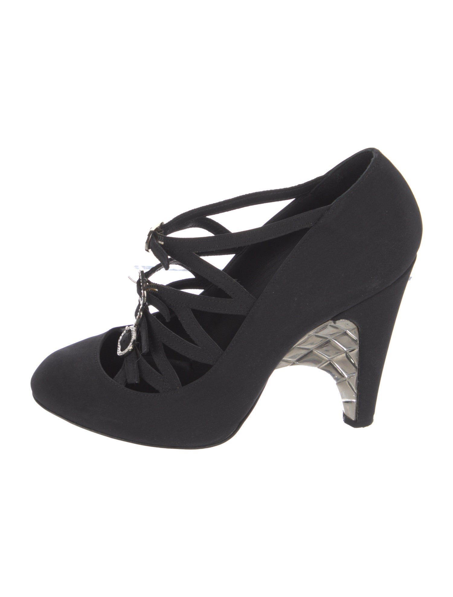 Chanel Vintage Interlocking CC Logo Pumps