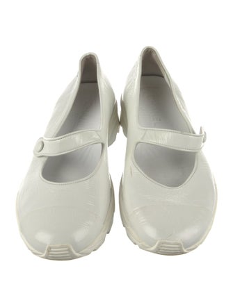 Chanel Interlocking CC Logo Patent Leather Sneakers