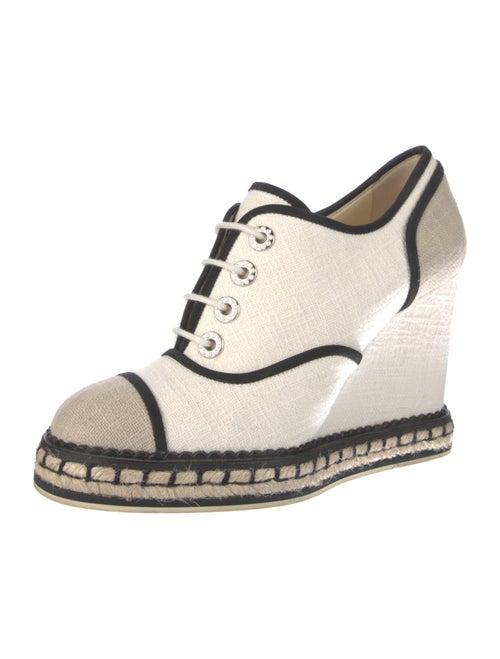 Chanel 2016 Interlocking CC Logo Pumps