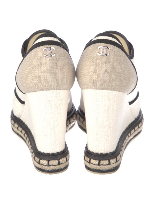 Chanel 2016 Interlocking CC Logo Pumps