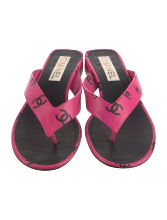 Chanel 2022 Interlocking CC Logo Flip Flops