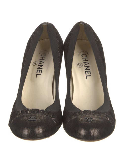 Chanel Interlocking CC Logo Suede Pumps
