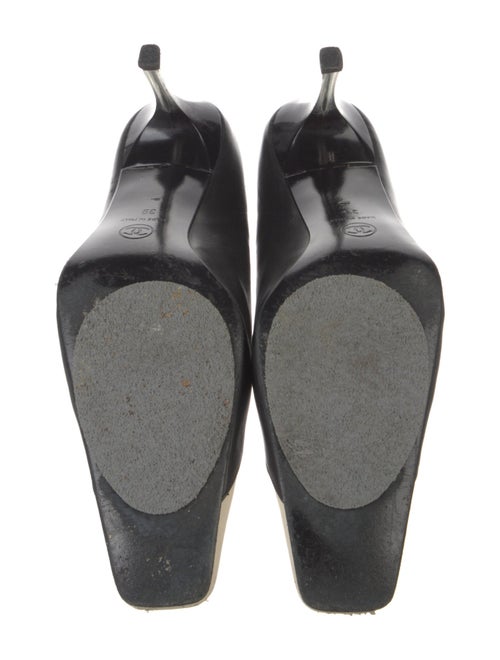 Chanel Interlocking CC Logo Leather Pumps