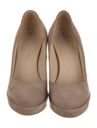 Chanel Interlocking CC Logo Suede Pumps