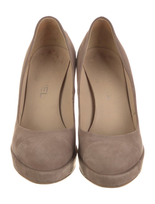 Chanel Interlocking CC Logo Suede Pumps