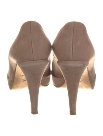 Chanel Interlocking CC Logo Suede Pumps