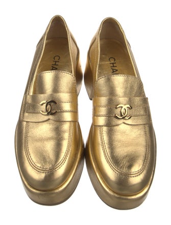 Chanel 2022 Interlocking CC Logo Loafers