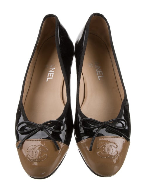 Chanel Interlocking CC Logo Patent Leather Ballet Flats