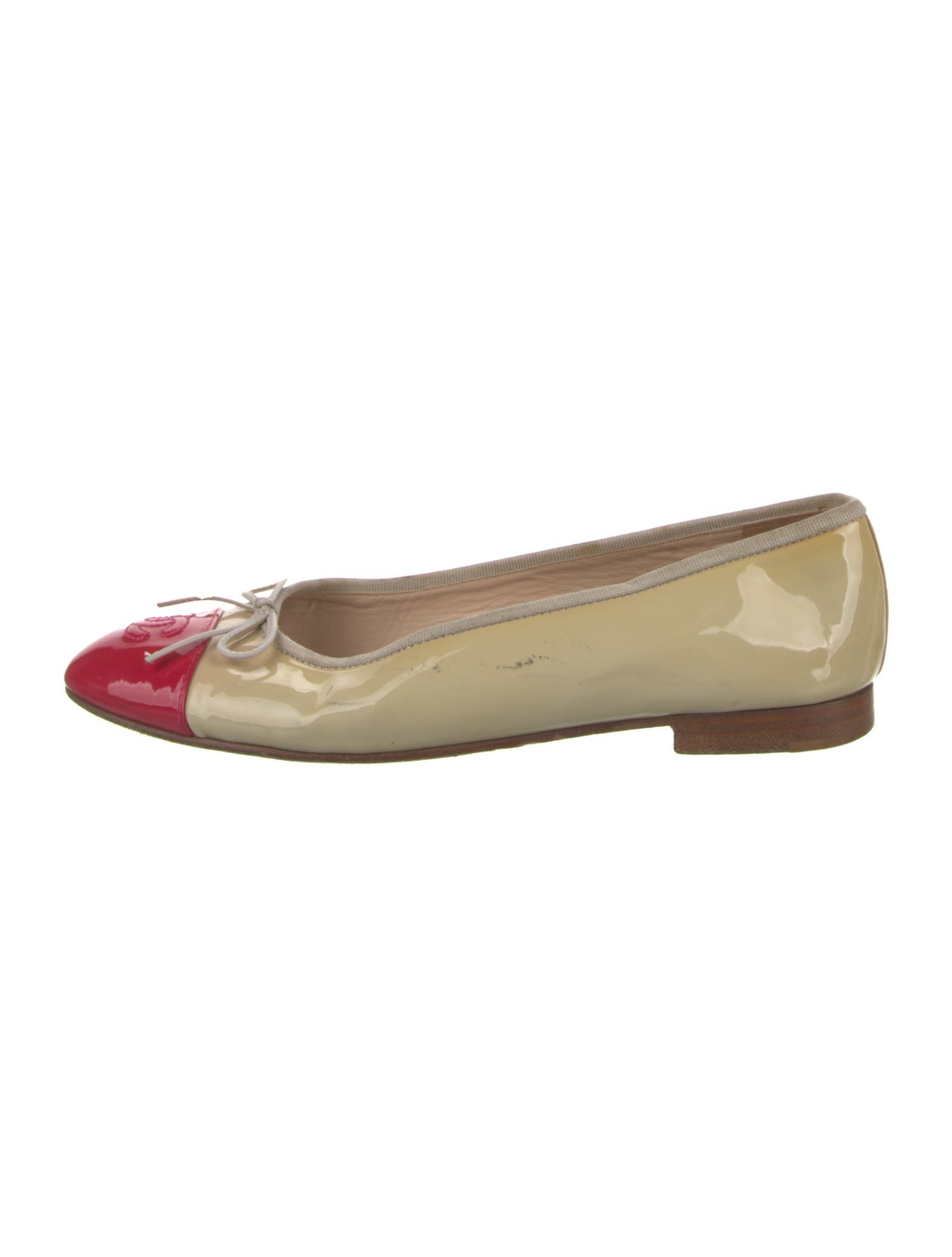 Chanel Interlocking CC Logo Patent Leather Ballet Flats