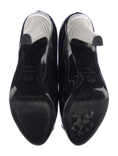 Chanel 2001 Interlocking CC Logo Pumps