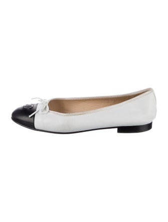 Chanel Interlocking CC Logo Leather Ballet Flats