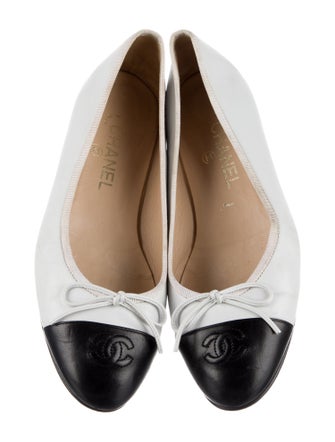 Chanel Interlocking CC Logo Leather Ballet Flats