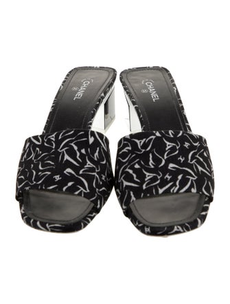 Chanel 2022 Interlocking CC Logo Slides