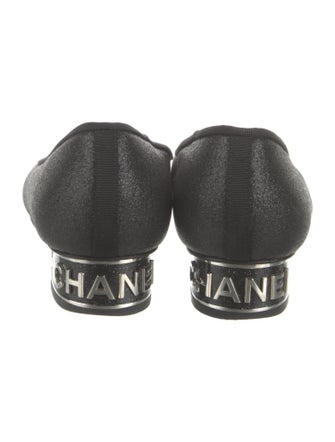 Chanel 2018 Interlocking CC Logo Pumps