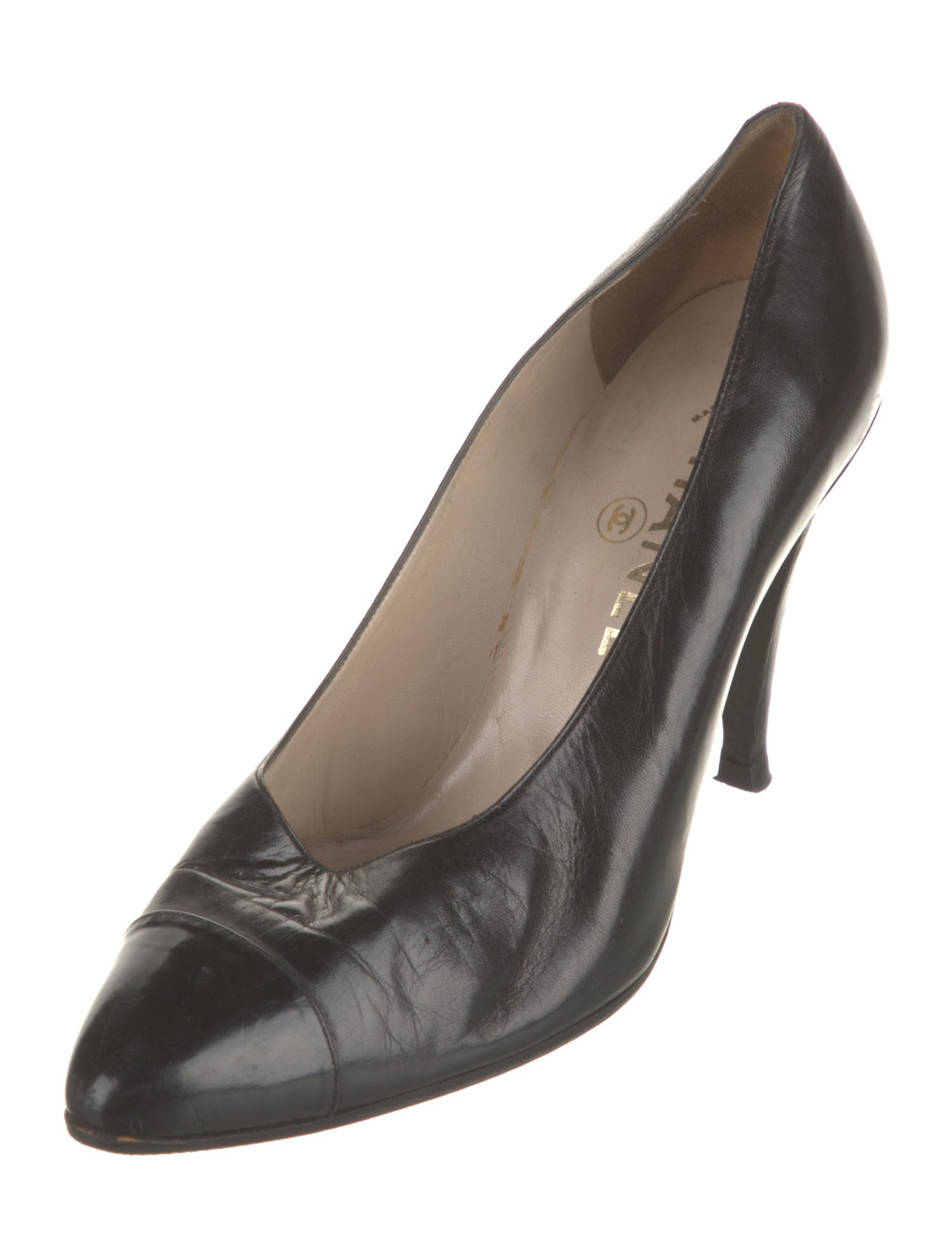 Chanel Interlocking CC Logo Leather Pumps
