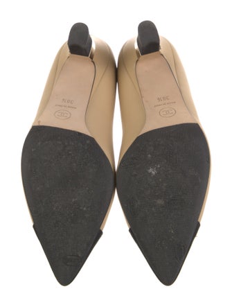 Chanel 2020 Interlocking CC Logo Pumps