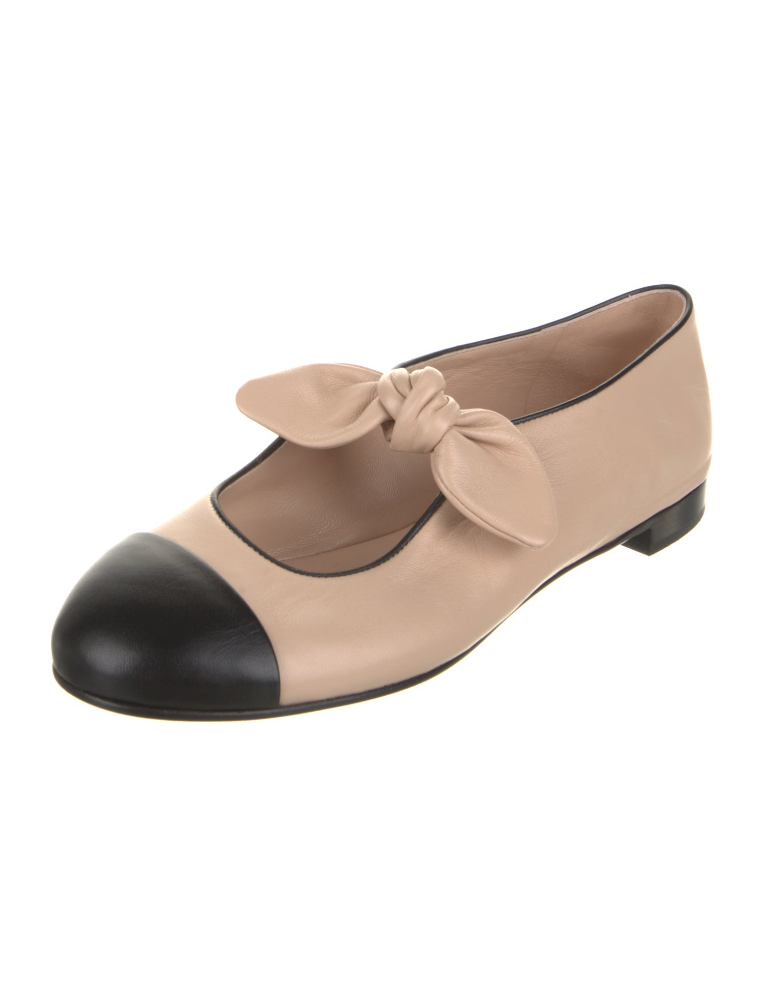 Chanel Interlocking CC Logo Leather Ballet Flats