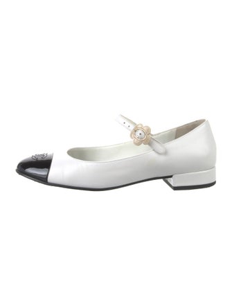 Chanel 2022 Interlocking CC Logo Ballet Flats