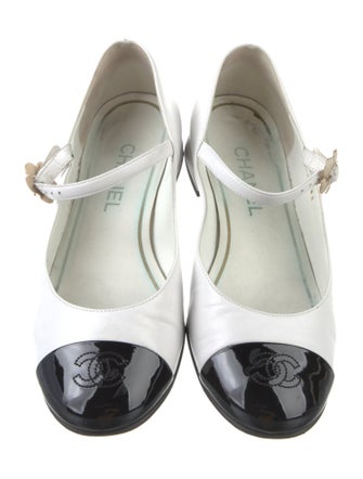 Chanel 2022 Interlocking CC Logo Ballet Flats