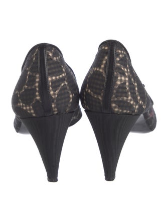 Chanel Interlocking CC Logo Mesh Pumps