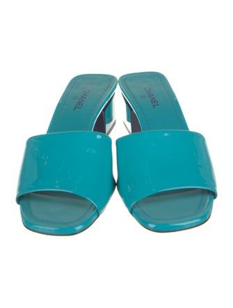 Chanel 2022 Interlocking CC Logo Slides