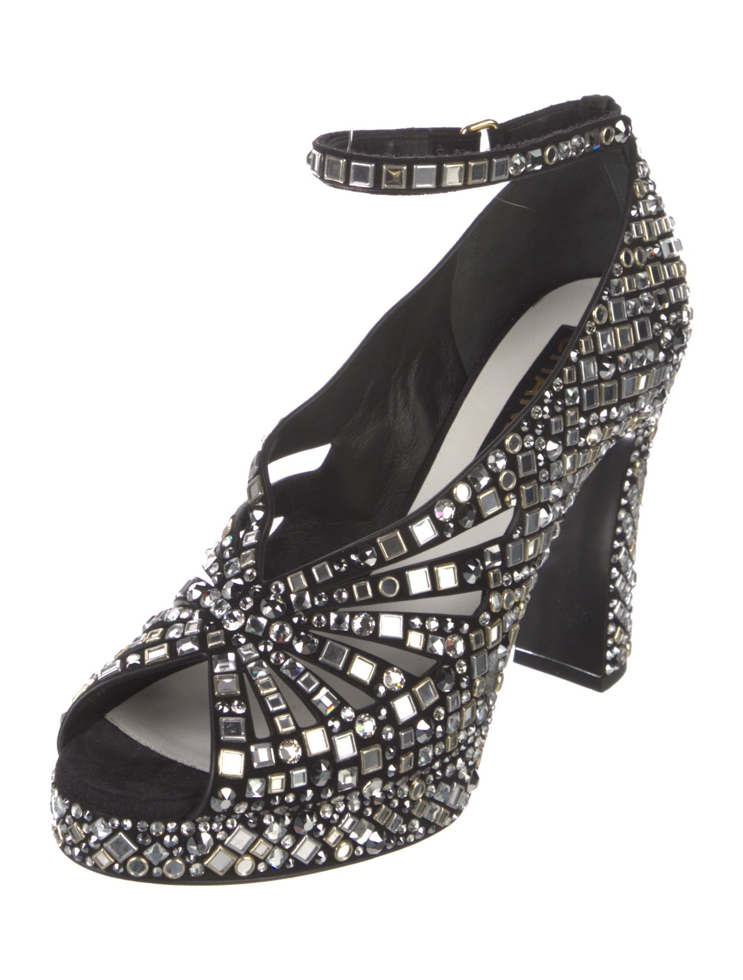 Chanel 2024 Interlocking CC Logo Pumps