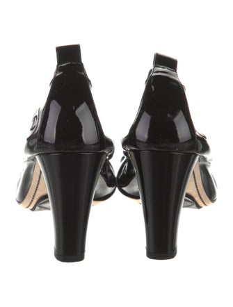 Chanel 2011 Interlocking CC Logo Pumps