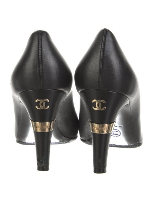 Chanel 2019 Interlocking CC Logo Pumps