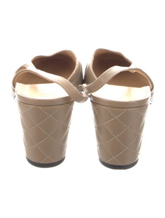 Chanel 2022 Interlocking CC Logo Slingback Pumps