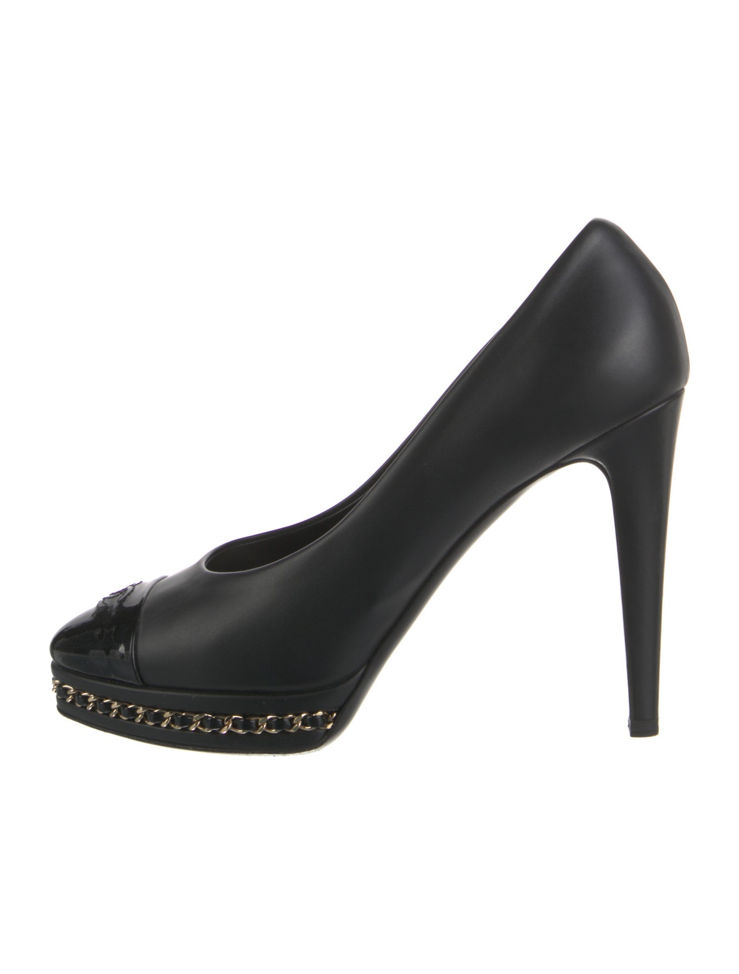 Chanel Interlocking CC Logo Leather Pumps
