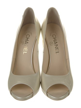 Chanel 2015 Interlocking CC Logo Pumps