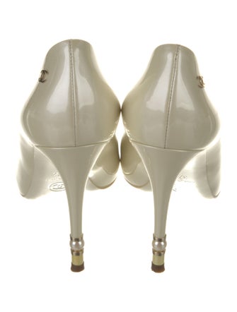 Chanel 2015 Interlocking CC Logo Pumps