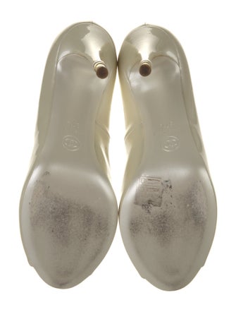 Chanel 2015 Interlocking CC Logo Pumps