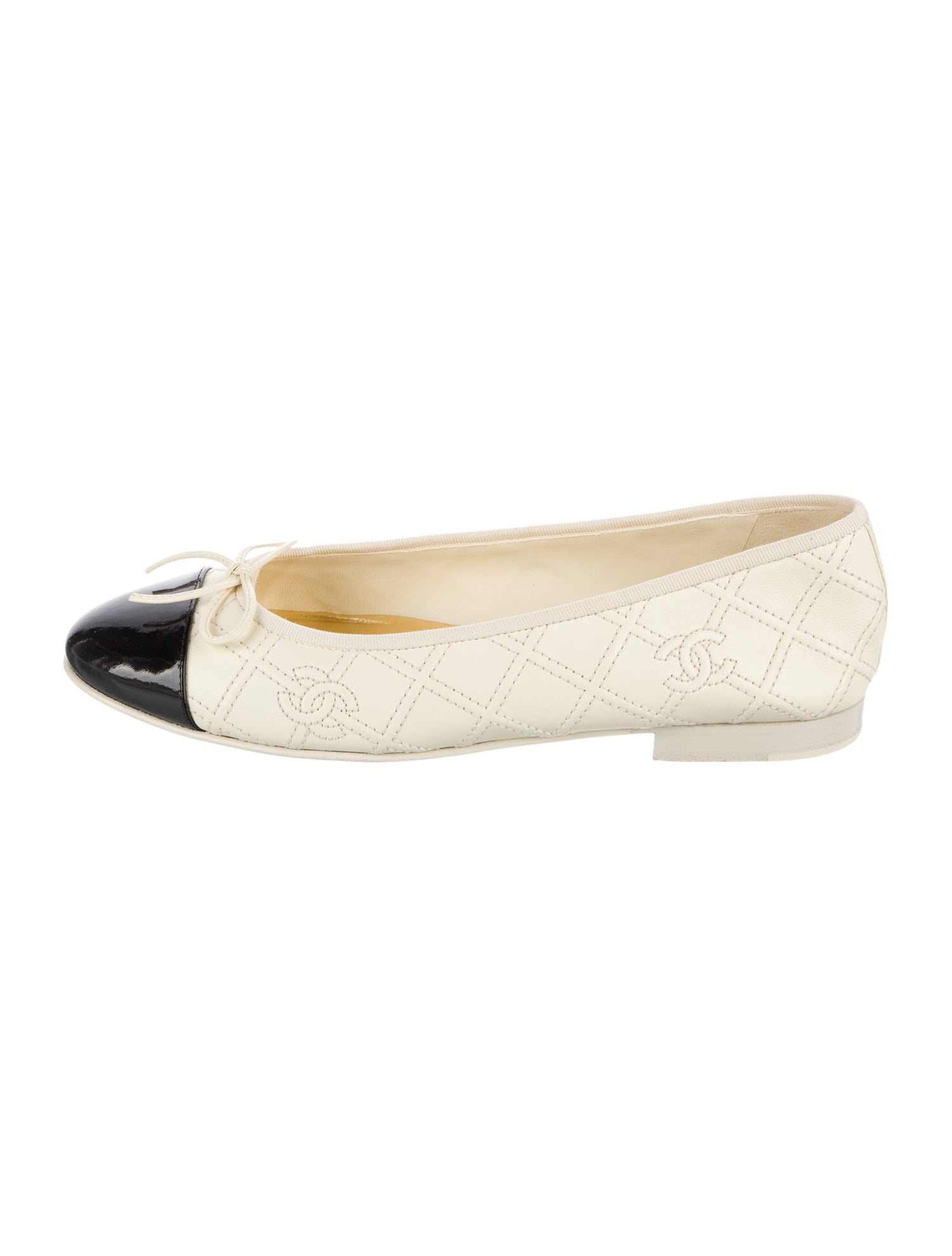 Chanel Interlocking CC Logo Lambskin Ballet Flats