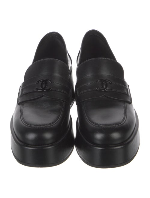 Chanel 2022 Interlocking CC Logo Pumps