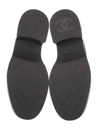 Chanel 2022 Interlocking CC Logo Pumps