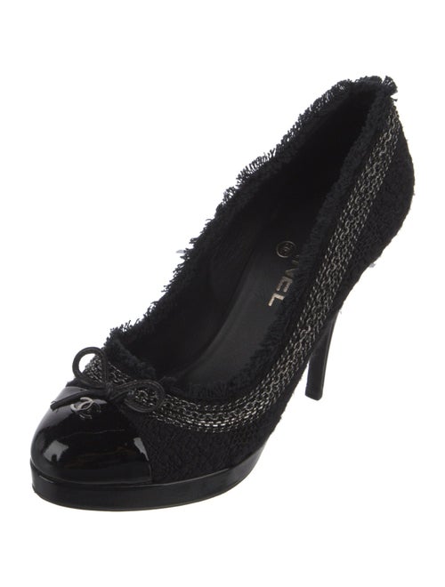 Chanel 2009 Interlocking CC Logo Pumps