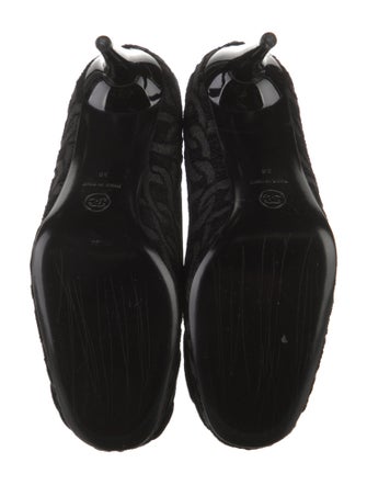 Chanel Interlocking CC Logo Velvet Pumps