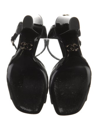 Chanel Interlocking CC Logo Leather Sandals