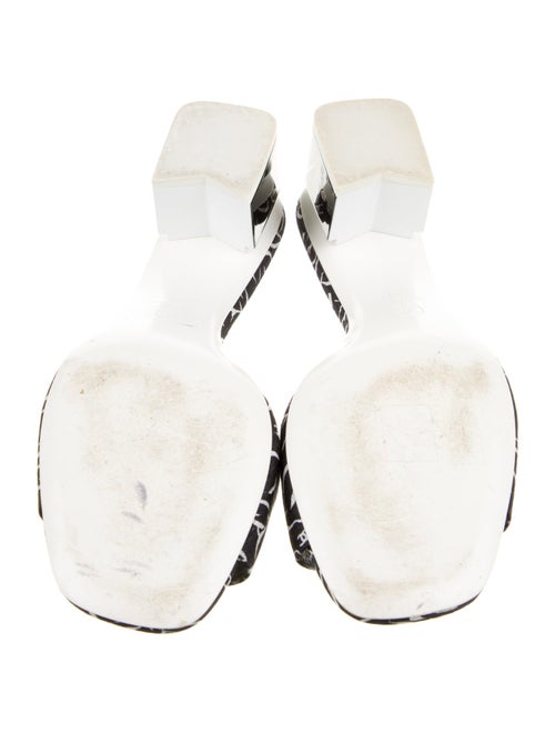 Chanel Interlocking CC Logo Slides