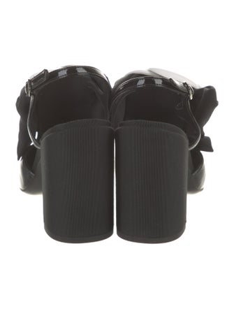 Chanel 2023 Interlocking CC Logo Slingback Pumps