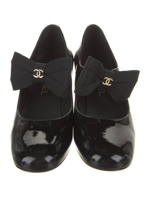 Chanel 2024 Interlocking CC Logo Pumps