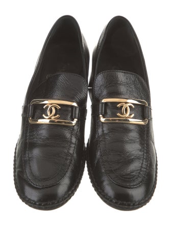 Chanel 2022 Interlocking CC Logo Pumps