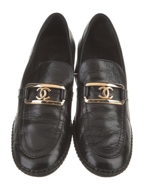Chanel 2022 Interlocking CC Logo Pumps
