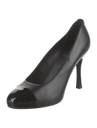 Chanel 2023 Interlocking CC Logo Pumps