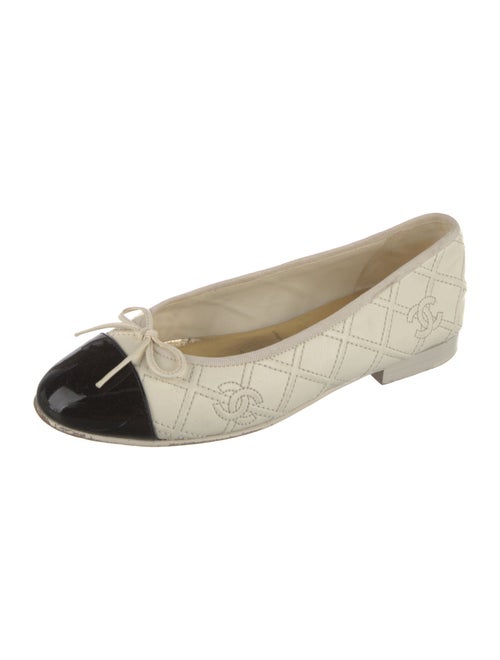 Chanel 2023 Interlocking CC Logo Ballet Flats