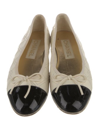 Chanel 2023 Interlocking CC Logo Ballet Flats