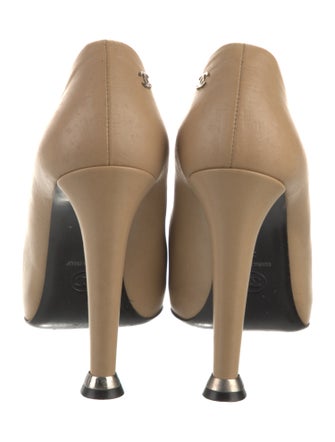Chanel Interlocking CC Logo Lambskin Pumps